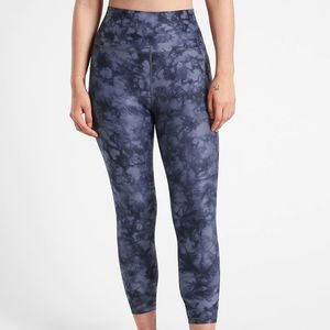 NWT Athleta Salutation Stash Pocket II 7/8 Tight